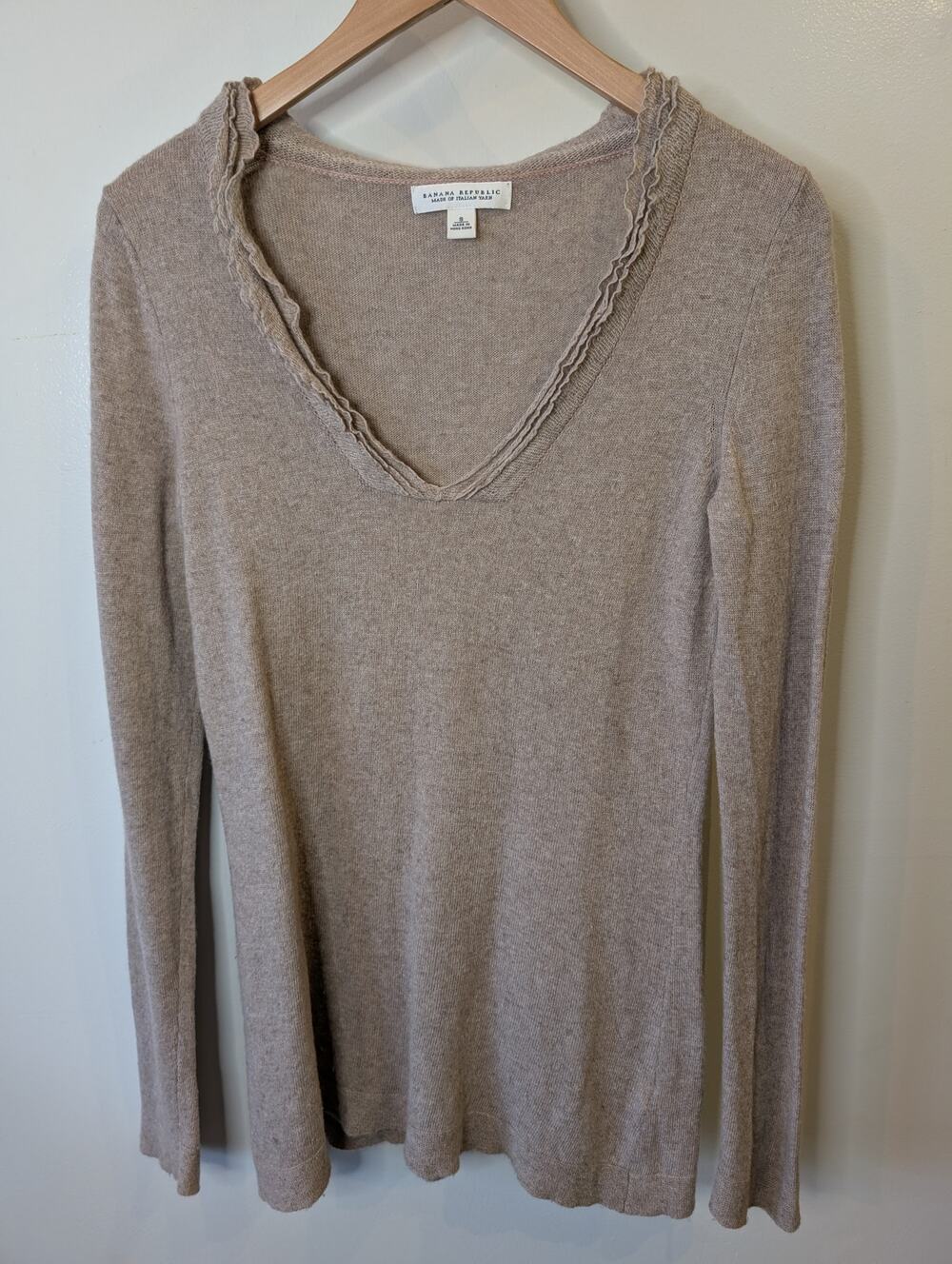 Banana Republic Italian Yarn Wool Cashmere Blend V-Neck Sweater Taupe S